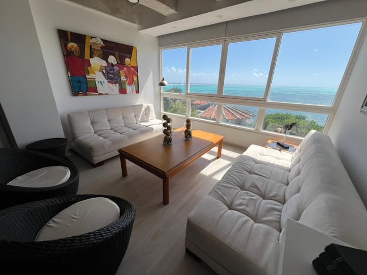 Apto Remodelado Y Con Vista Al Mar, Cerca A Playas - San Andrés