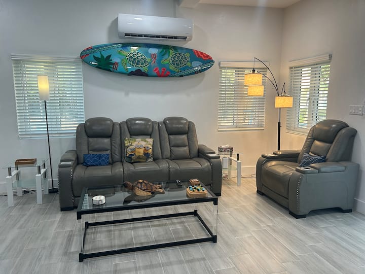 Island House Private Pool • Safe Gated Community! - Nassau