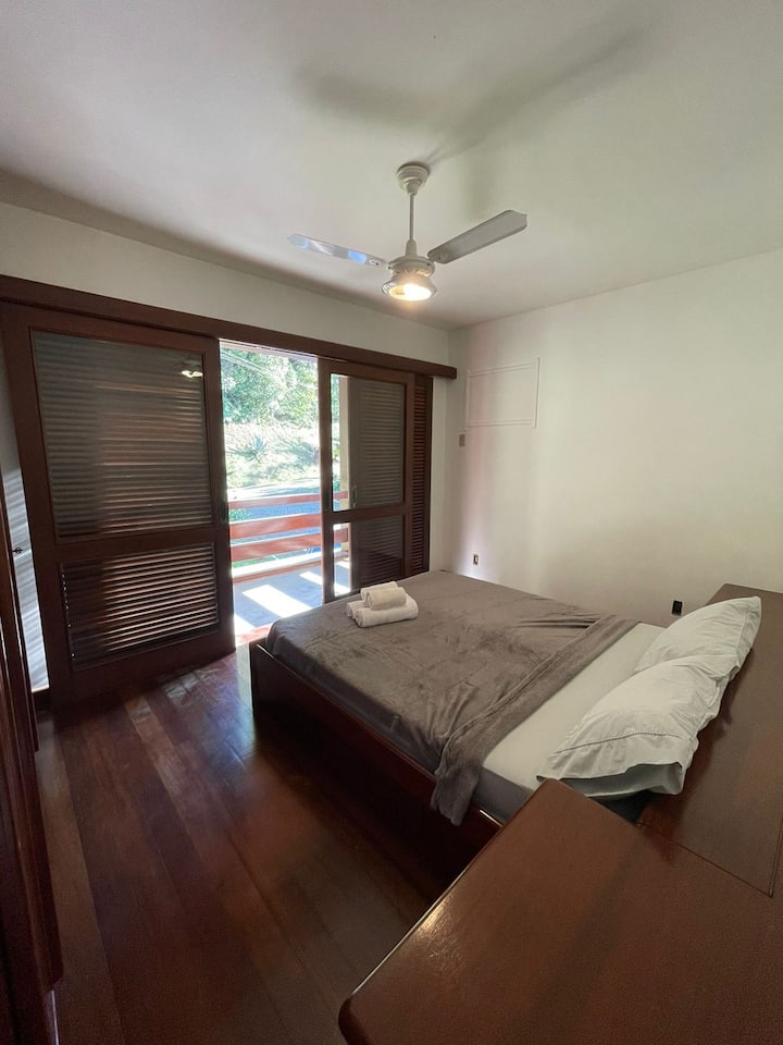 Suite 4 met een tweepersoonsbed