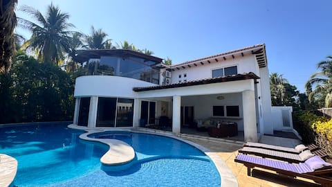 Seaside Chulamar house for 24 with large pool