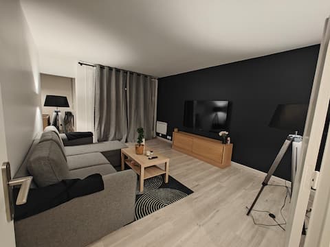 Accommodation near Disneyland/Paris/Vallée Village
