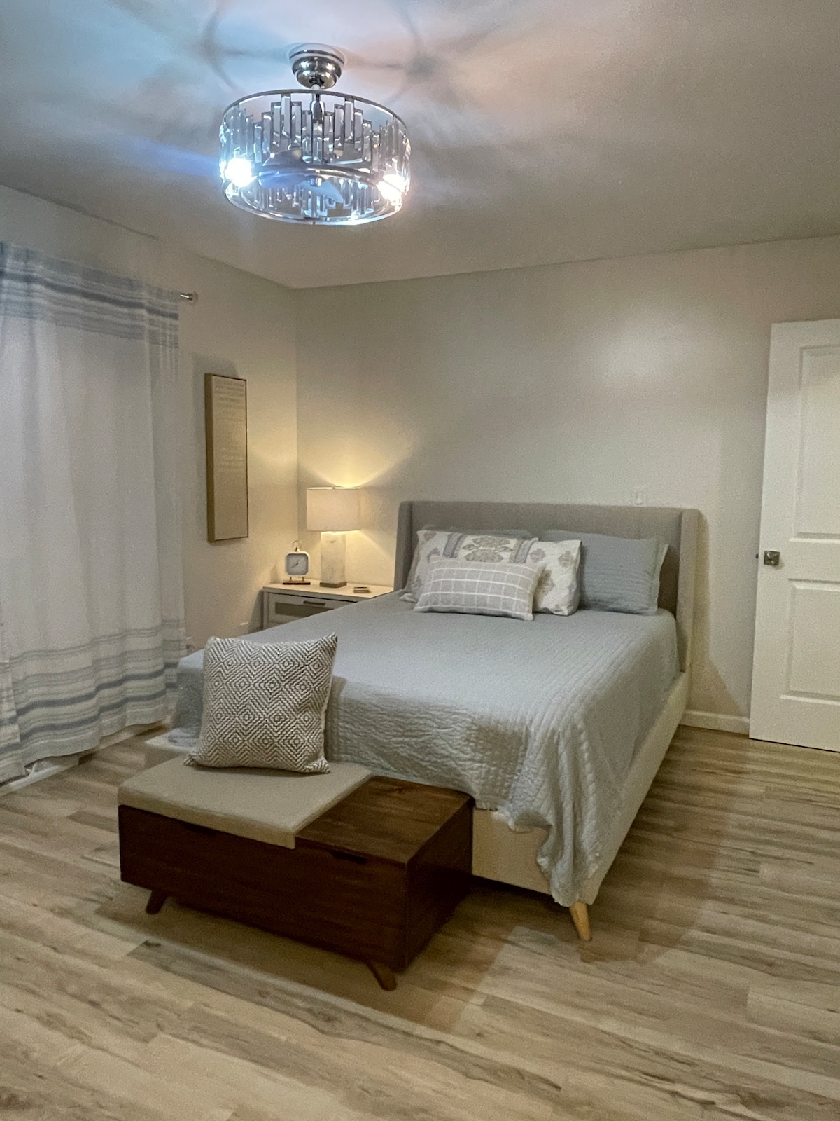 Master bedroom with bathroom- Queen