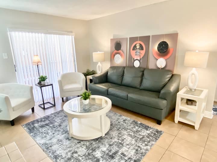 Fully Furnished Renovated Condo - Texas City, TX