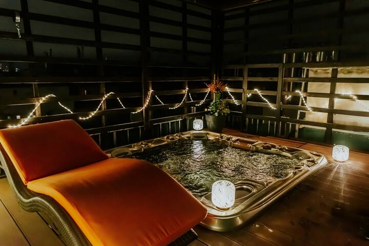 Central Penthouse Lux*Jacuzzi*Sauna*Terrace*Garage gallery image 5