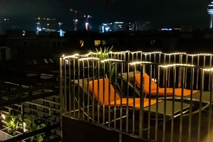 Central Penthouse Lux*Jacuzzi*Sauna*Terrace*Garage gallery image 3