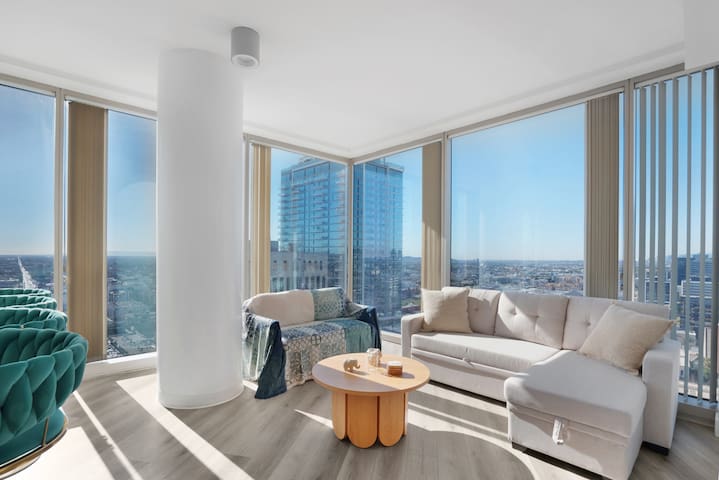 Koreatown High-rise W pool/ game room