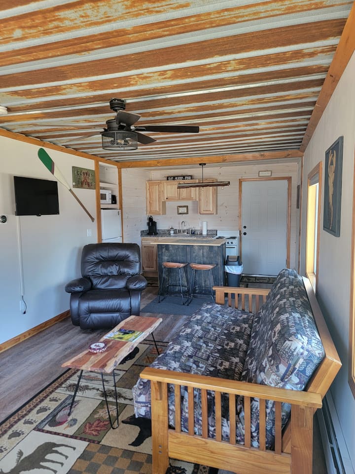 The Wander Inn Cabin - Pittsburg, NH
