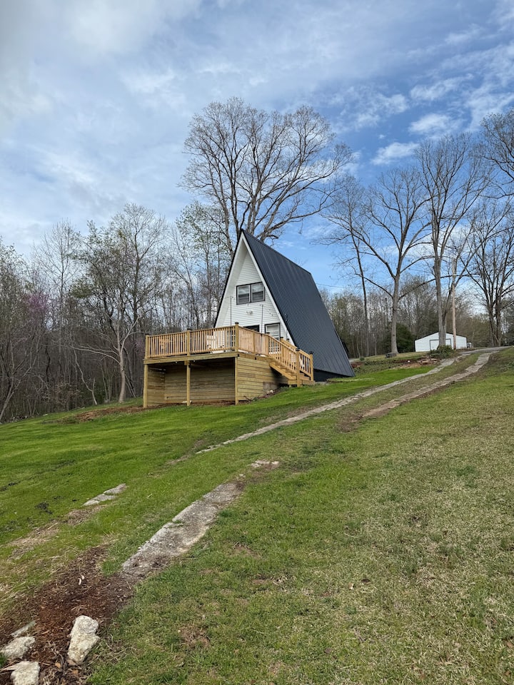 Cabaña triangular junto al lago en Iva, Carolina del Sur, Estados ...