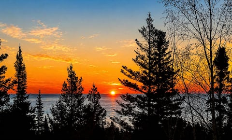 8 Min to Lutsen MTN/Game Garage/King Beds/Views