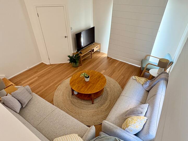 Retro Beach House 350m To Beach - Caloundra