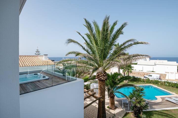 Lujosa villa en la playa con vistas al vista mar gallery image 2