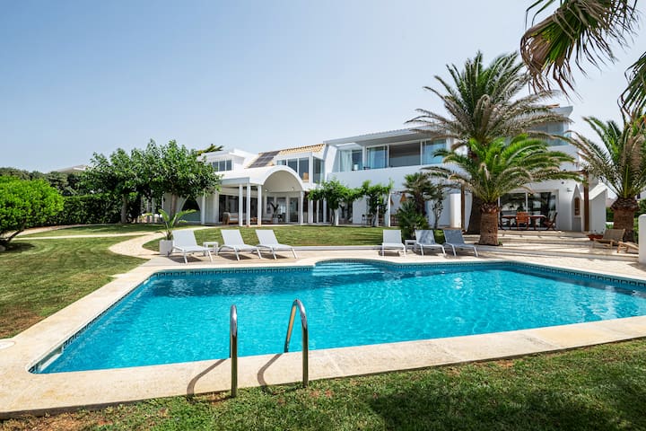 Lujosa villa en la playa con vistas al vista mar