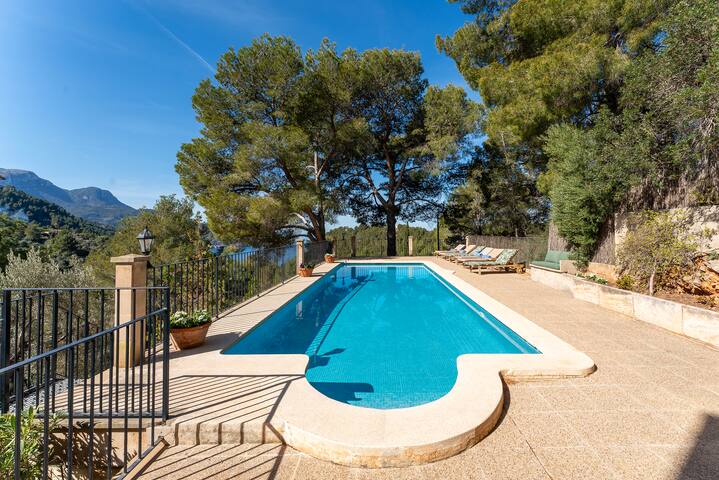 Es Carritx, villa con vistas al mar gallery image 4