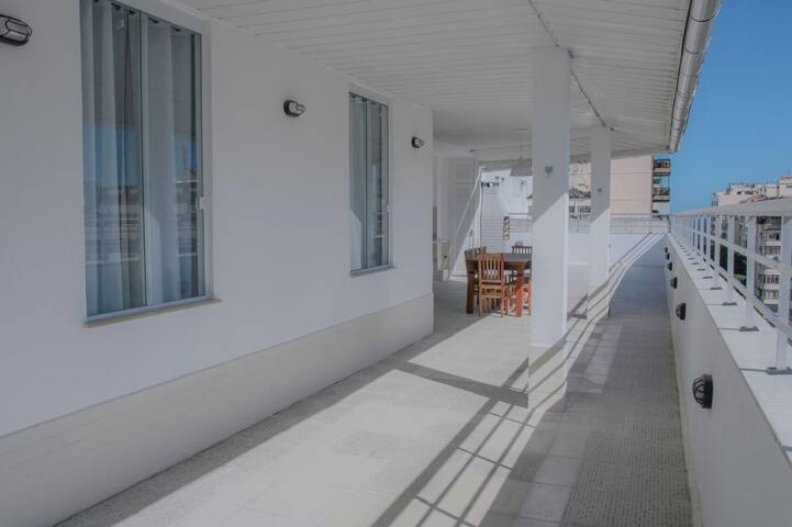 Cobertura aconchegante com piscina 5min. da praia gallery image 4