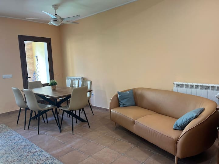 Elegante Casa Para 7 Con Jardín Privado, Ac Y Wifi - Illueca