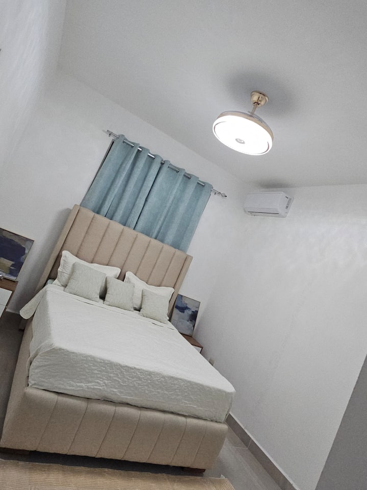 Schlafzimmer 2