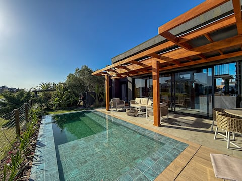 Perfect House | 4 bedrooms and 5 bathrooms | Heated Pool