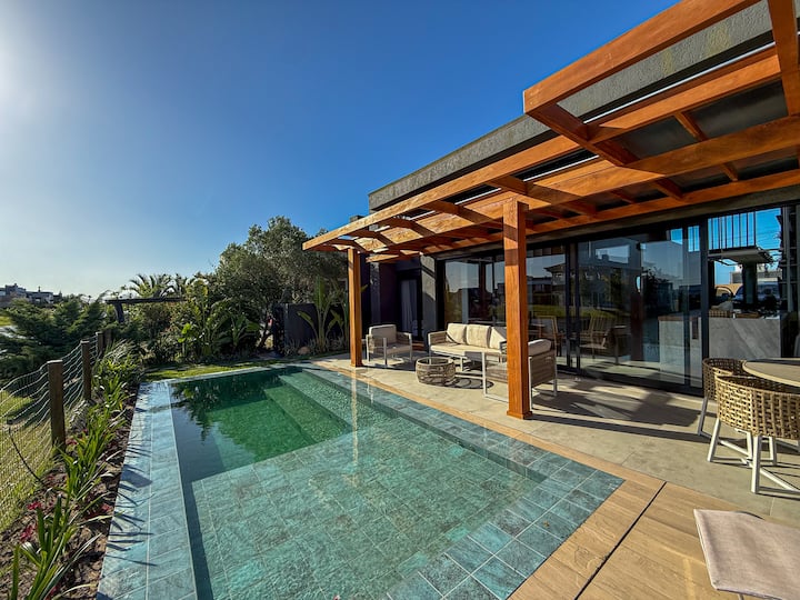 Perfect House | 4 bedrooms and 5 bathrooms | Heated Pool