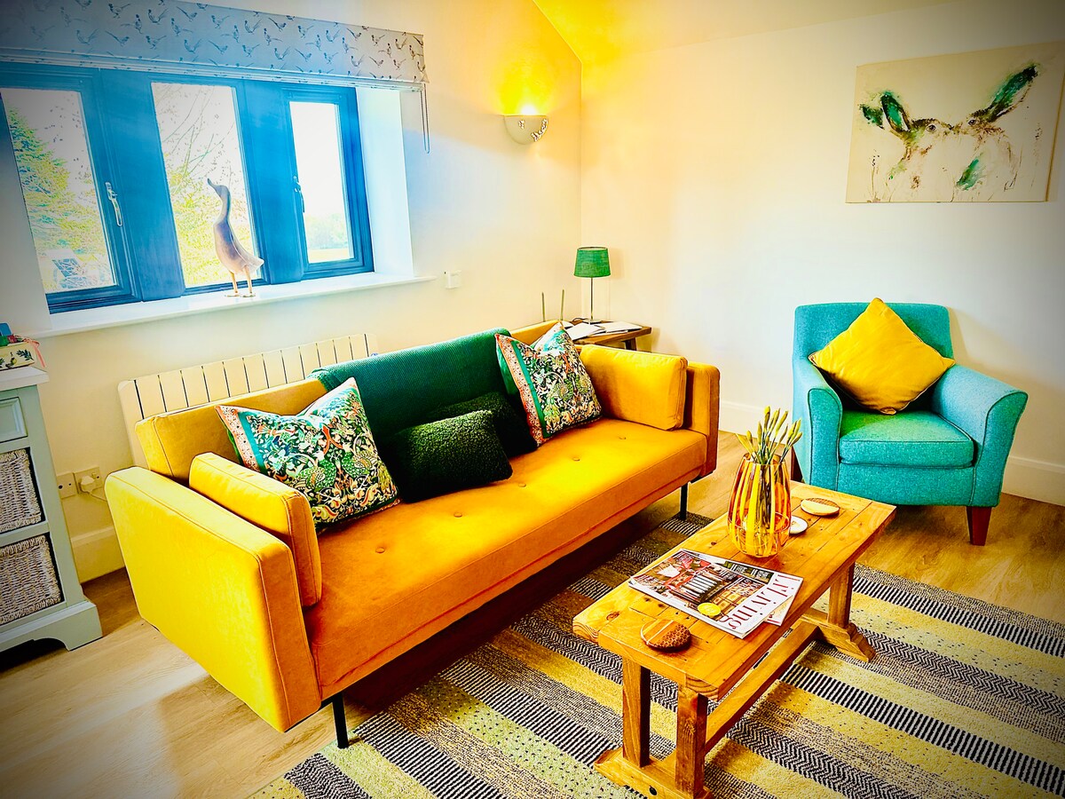 Successful Airbnb property: Beautiful Cottage with stunning views of EmleyMoor in West Yorkshire
