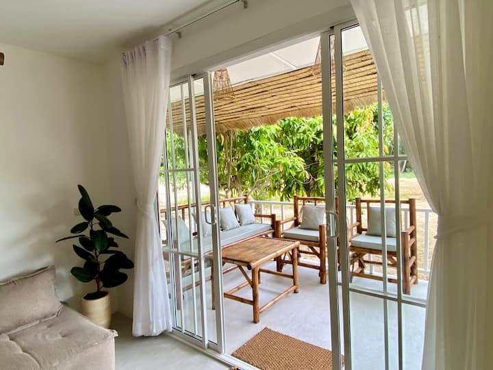 Cozy 2BR Island Home with Shaded Terrace