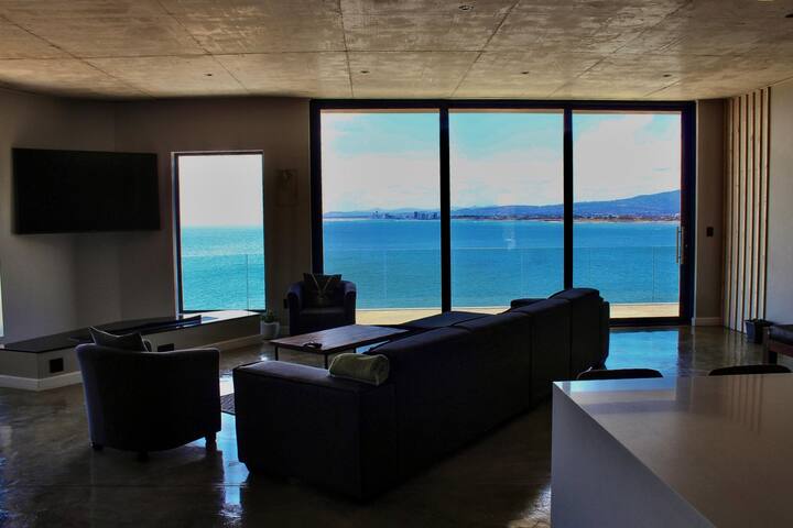 Whale Way Manor gallery image 2