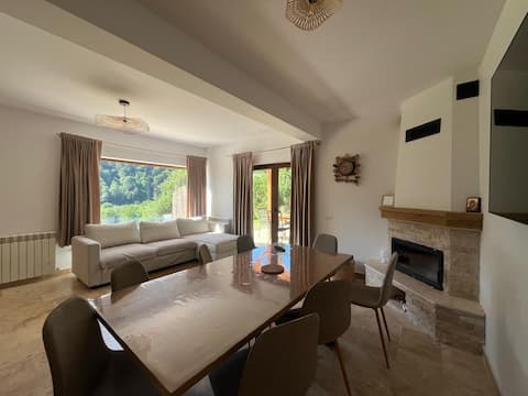 Top Airbnb: Friends & Family Moieciu 1 in Moeciu De Jos