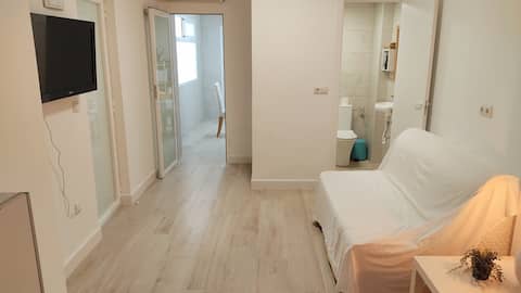 Independent apartment Quatre airport