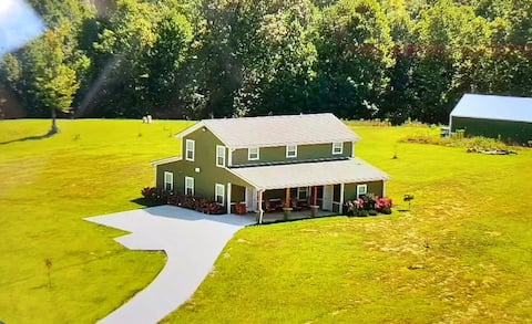 Farmhouse on 259 acres