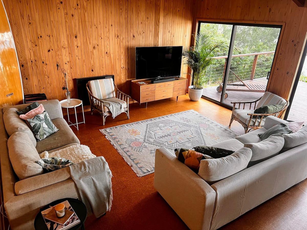 Top performing Airbnb: Waterby: Waterfront, Kayak, 10min Jervis Bay, Wifi in Sanctuary Point