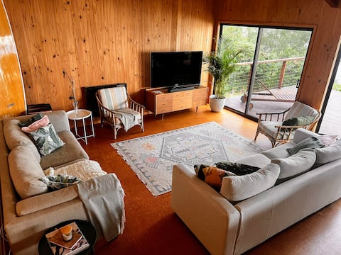 Top performing Airbnb: Waterby: Waterfront, Kayak, 10min Jervis Bay, Wifi in Sanctuary Point