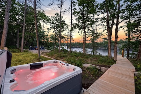 Muskoka Luxury | Hot tub, Waterfront, Pet Friendly