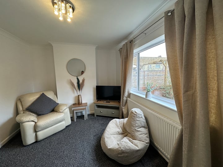 3 Bed Semi Lofthouse Close To Wakefield And Leeds. - Leeds City Centre
