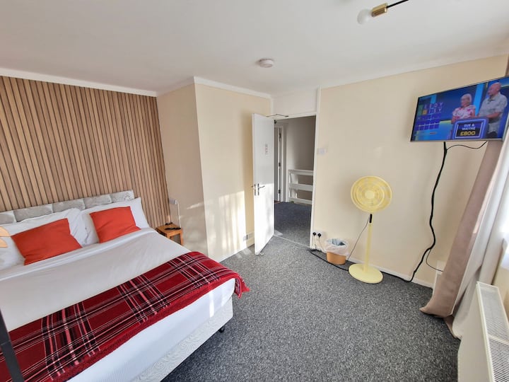 Nightrest Homes 5bedroom Smarttv In Room / Parking - London Luton Airport (LTN)