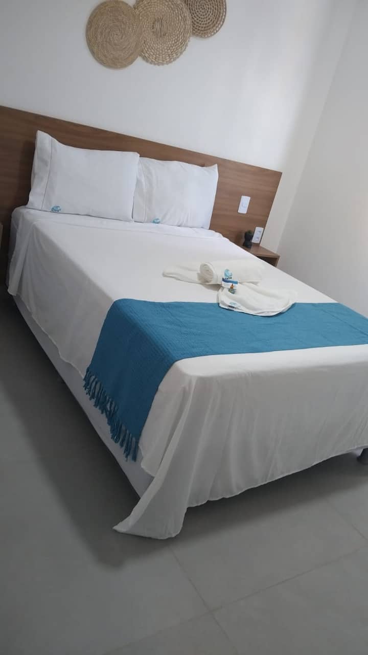 Chumba cha kulala cha watu wawili chenye nafasi kubwa na cha karibu 