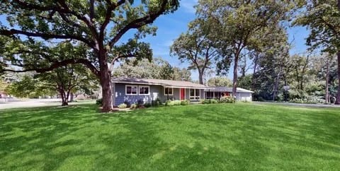 4 Bedrooms 2 full baths 1 floor