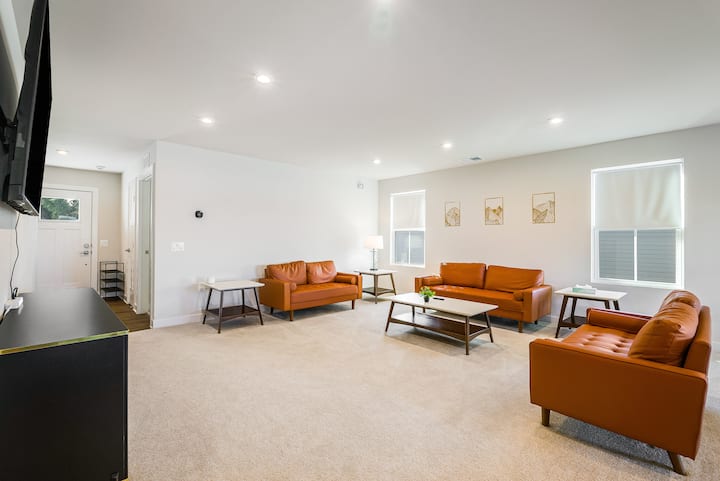 Blue Ridge Bliss: A Modern Retreat & Scenic Escape - Harrisonburg