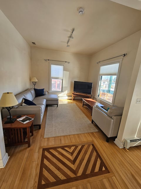 Top Airbnb: Chautauqua Heights Classic Cottage in Central Boulder University Hill