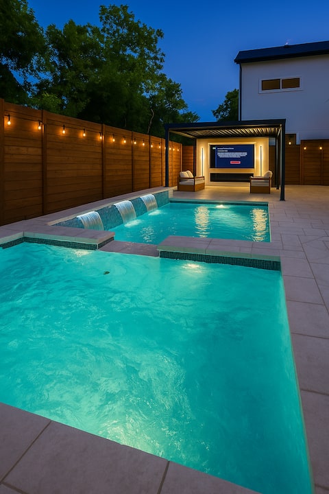 Heated Pool & Jacuzzi. Rooftop. Downtown Home