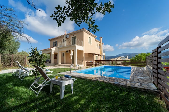 Belle Helens 3 Bedroom Villa With Billiard & Pool - Cefalonia