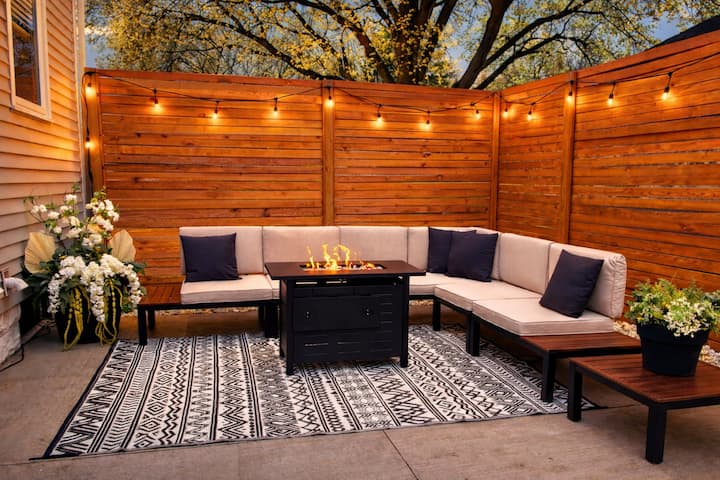 Newly Renovated Gem close to Casino!