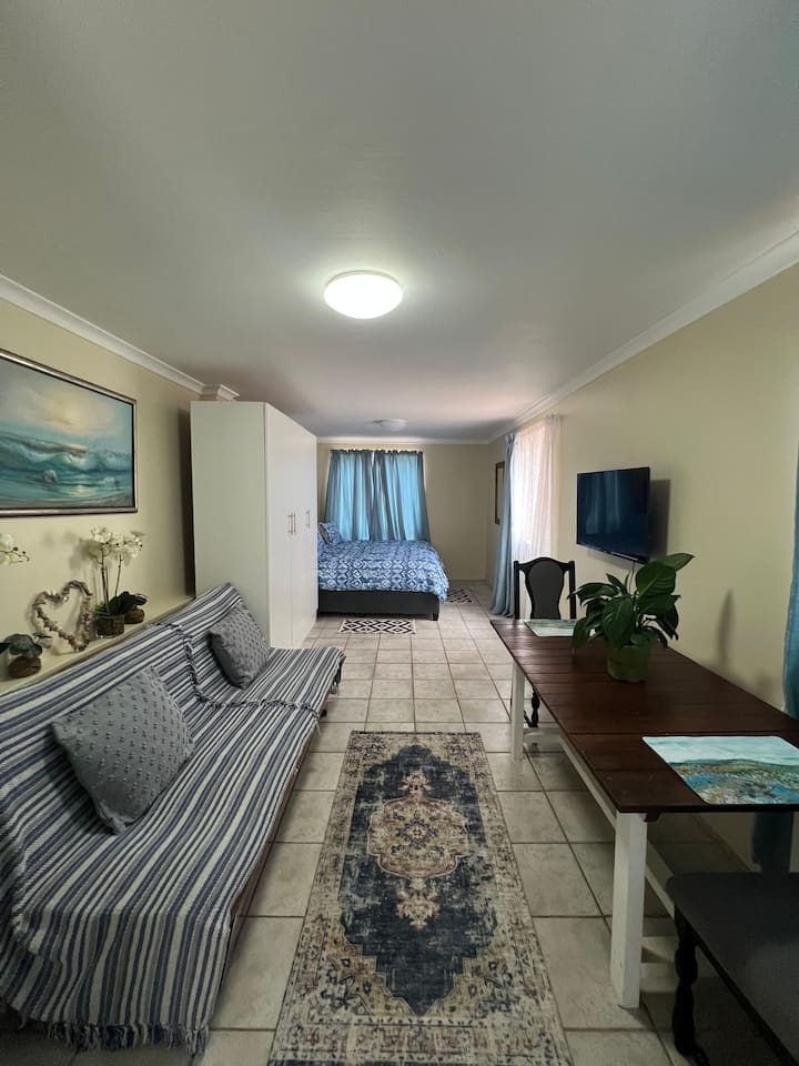 3 Little Birds Guest Cottage - Durban North