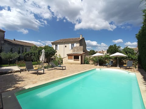 Mansion with 8x4 Pool - Garden and BBQ