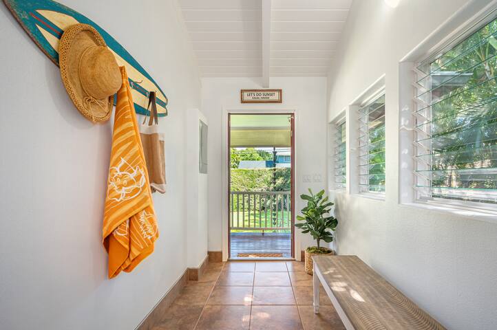 Coconut Cottage – Walk to Hanalei Bay! gallery image 5