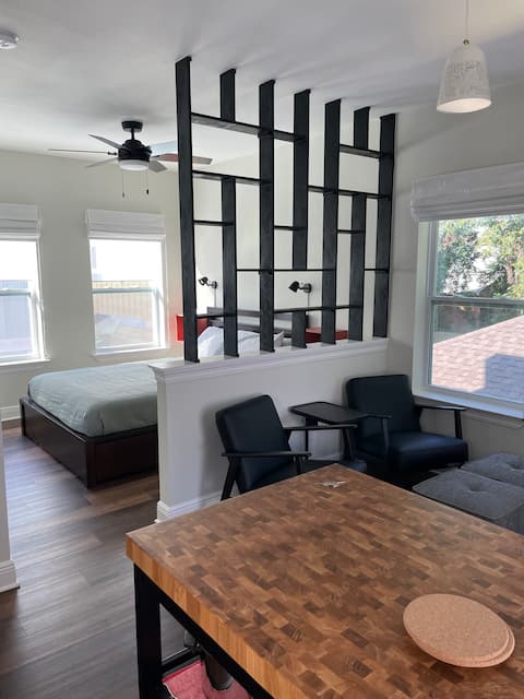 Top Airbnb: Why pay downtown hotel prices? in Pensacola
