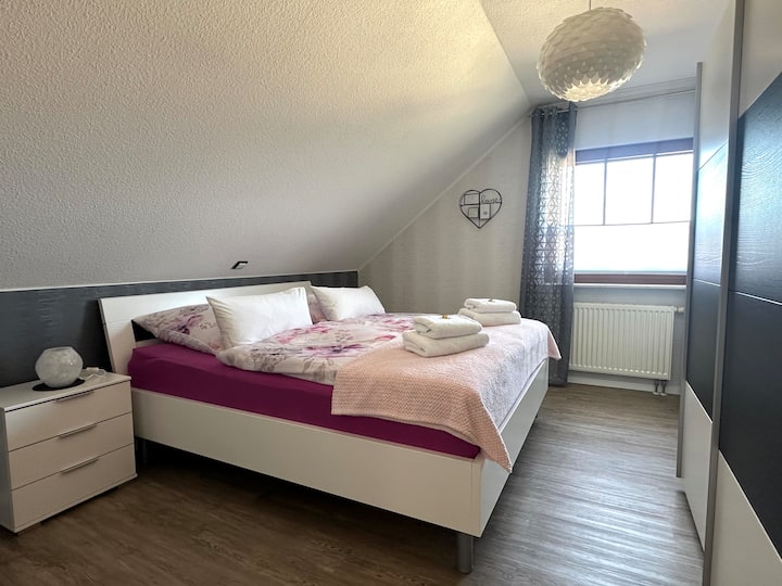Schlafzimmer 1