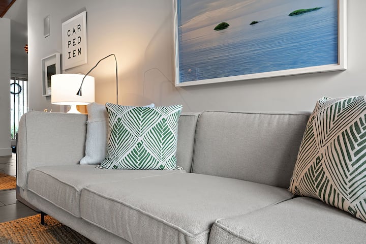"The Modern Muse" At Lake Harriet By Roxy Rentals - Minneapolis, MN