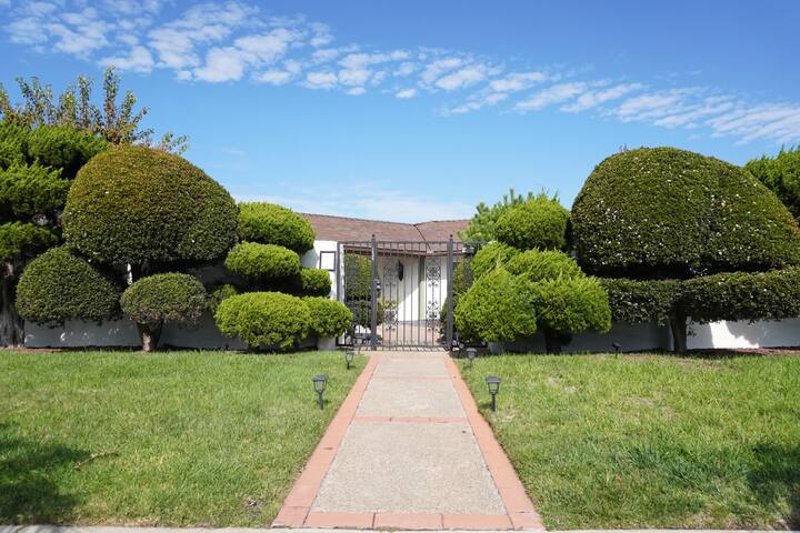 Spacious coastal home w/ hot tub & fire pit gallery image 4