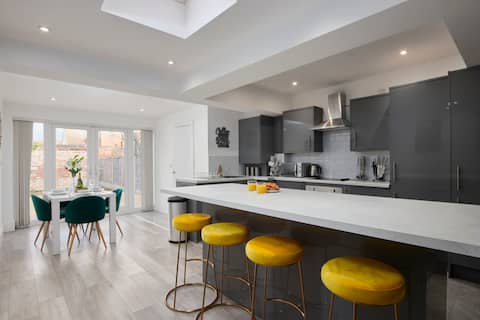 Home in Rugby Town Centre