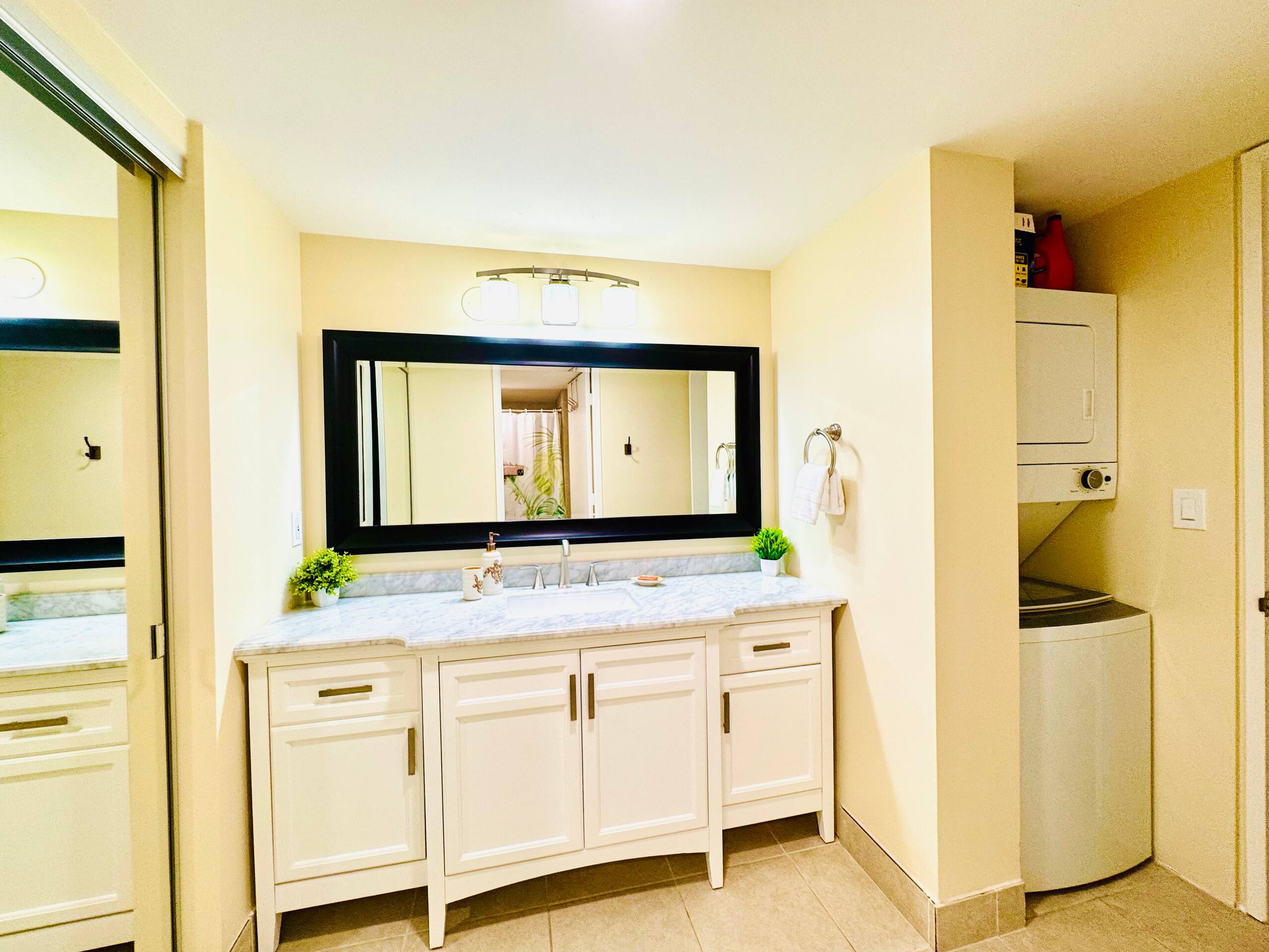Tropical Paradise #14 at HBR,beach acc,AC& kitchen - Image 11