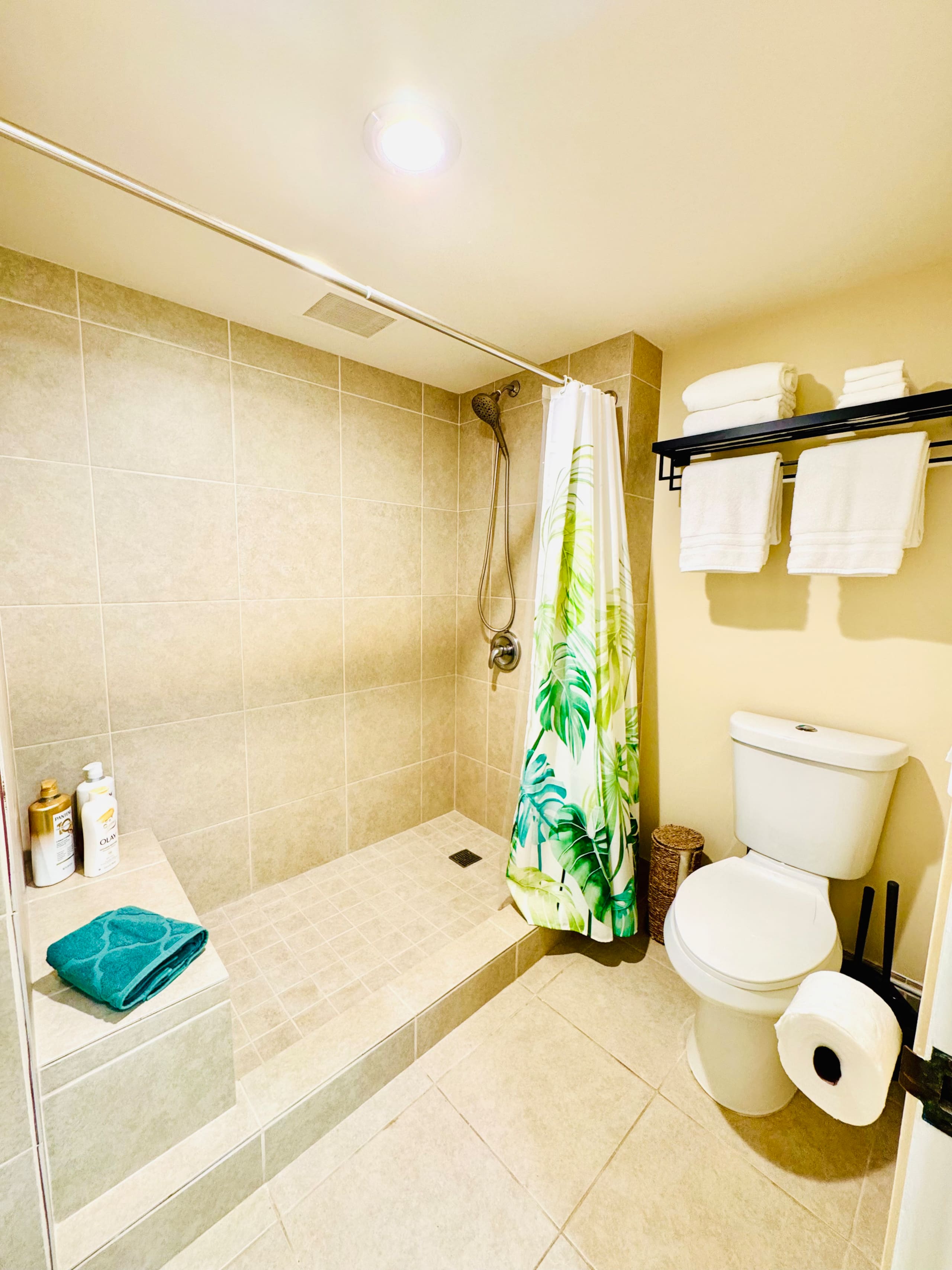 Tropical Paradise #14 at HBR,beach acc,AC& kitchen - Image 10